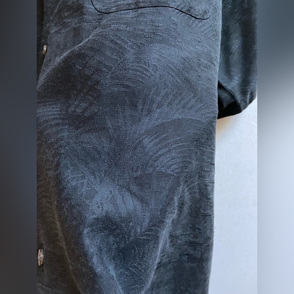 Tommy Bahama black tropical leaves mural silk short sleeve button up shirt Sz M - Picture 5 of 10